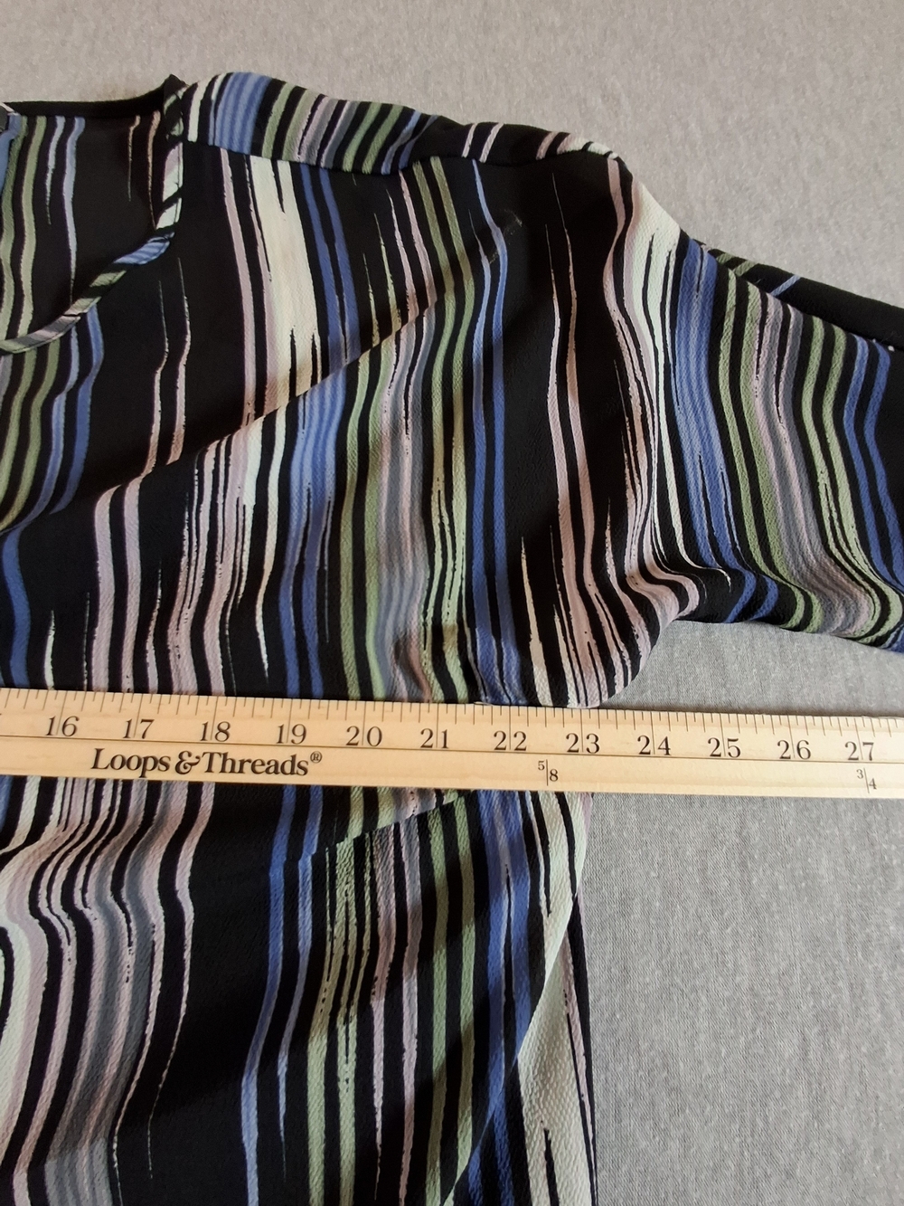 Vince Camuto Womens Size L Black Multicolor Striped Scoop Neck Blouse - Picture 2 of 8